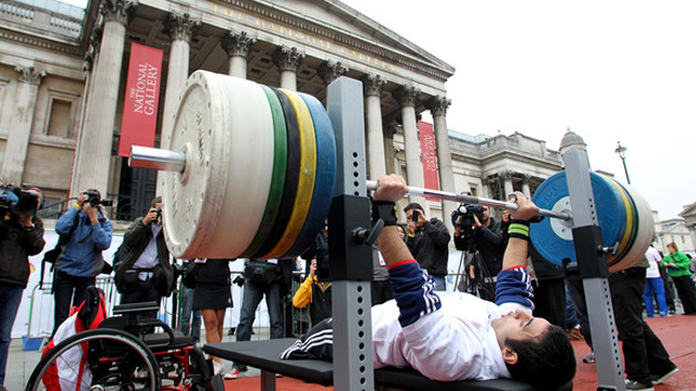 bench-press-paralympic