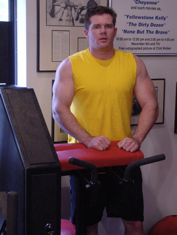 biceps curl machine